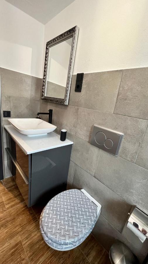 Franky House Am Nuerburgring Bed & Breakfast Quiddelbach Bagian luar foto