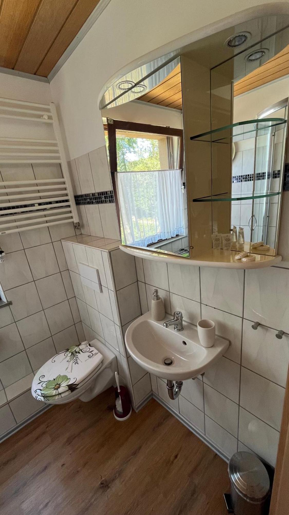 Franky House Am Nuerburgring Bed & Breakfast Quiddelbach Bagian luar foto