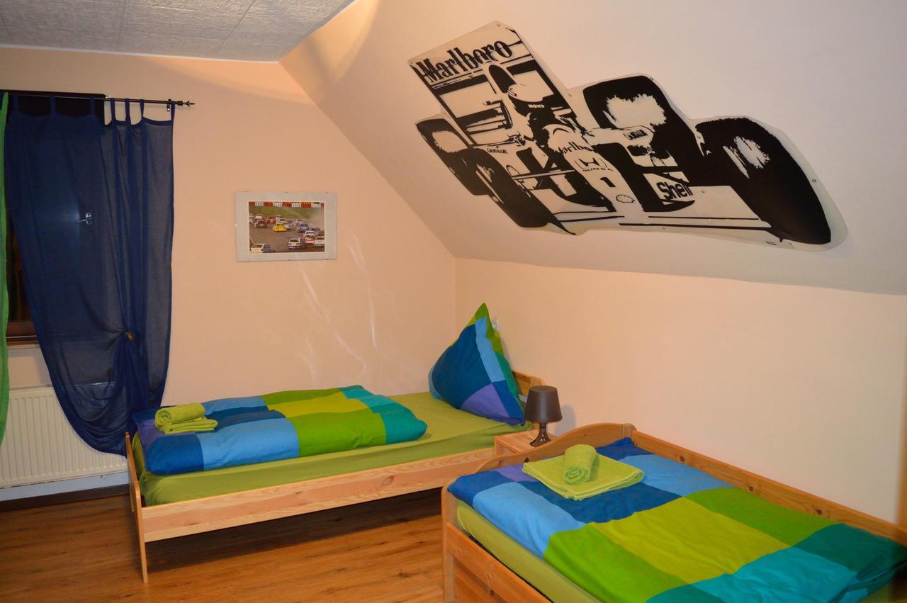 Franky House Am Nuerburgring Bed & Breakfast Quiddelbach Bagian luar foto