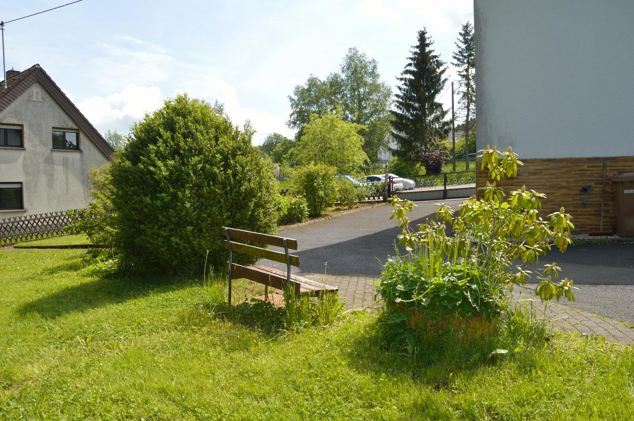 Franky House Am Nuerburgring Bed & Breakfast Quiddelbach Bagian luar foto
